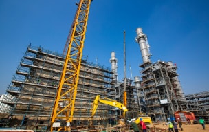 Gas turbine electrical power plant crane