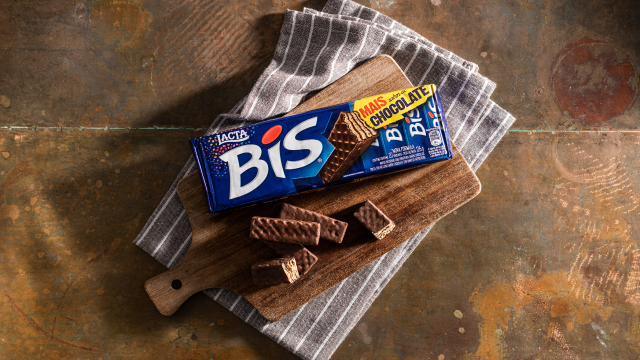 BIS chocolate wafer bar on a wooden board with pieces