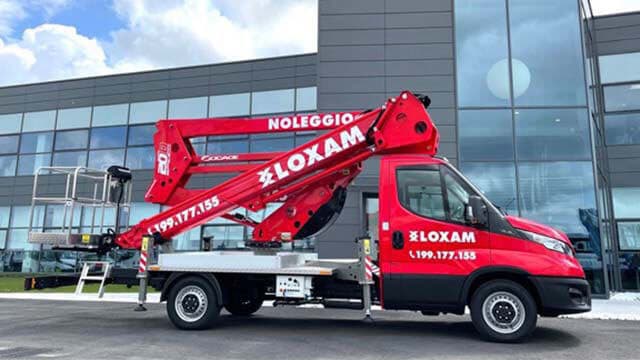Loxam equipment lifts vehicles image